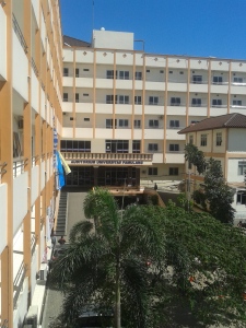 Gedung Universitas Pamulang (UNPAM) memiliki 6 lantai dan 3 lift.